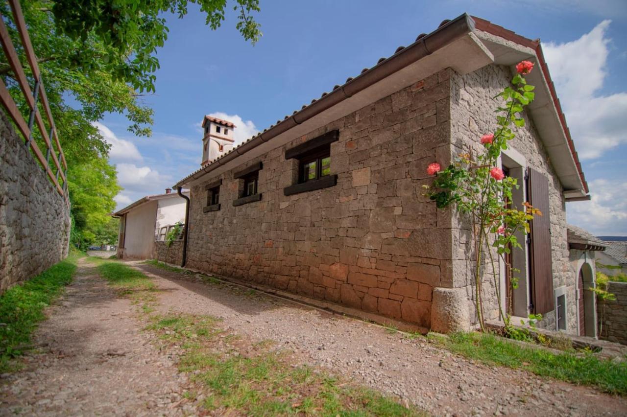 Tmbin'S Barn - Nature, Horses, Family Sezana ภายนอก รูปภาพ